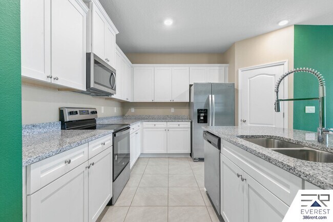 Building Photo - 152 Redbud Rd