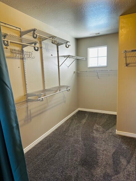 Building Photo - 1294 Willow Way