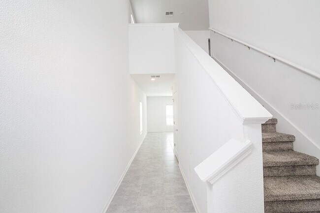 Building Photo - 2821 Armstrong Ave