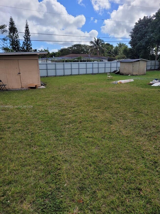 Building Photo - 26925 SW 145th Ave