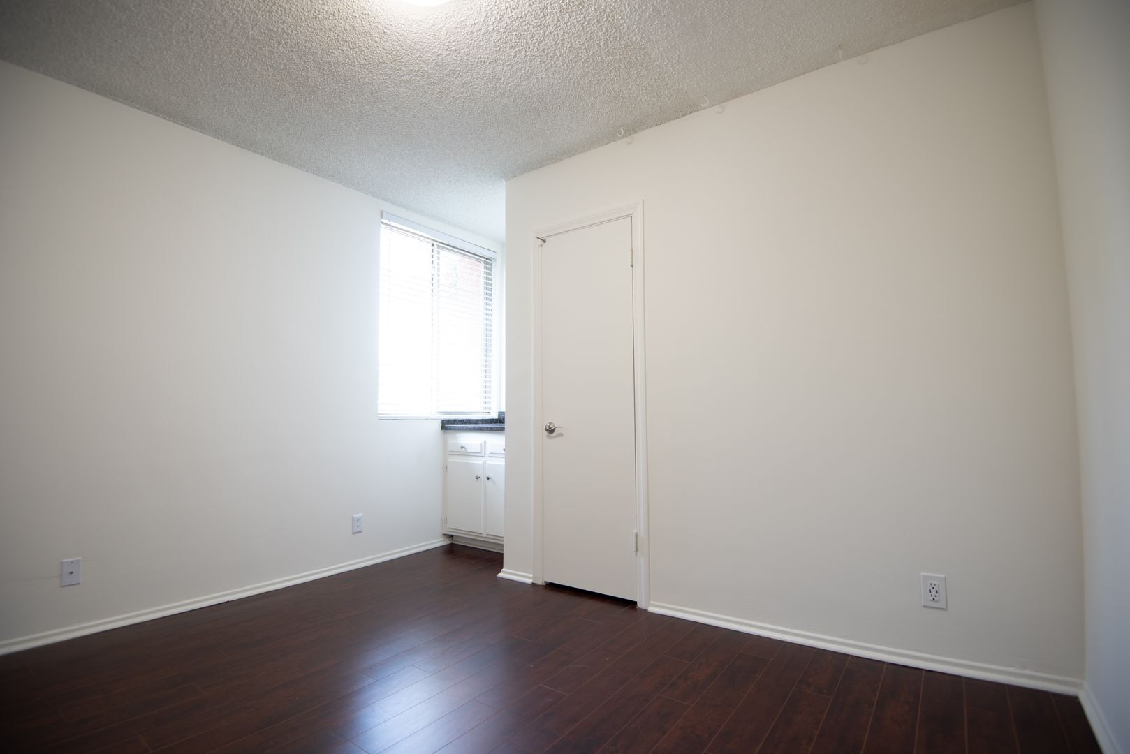 Building Photo - 5036 Coldwater Canyon Ave