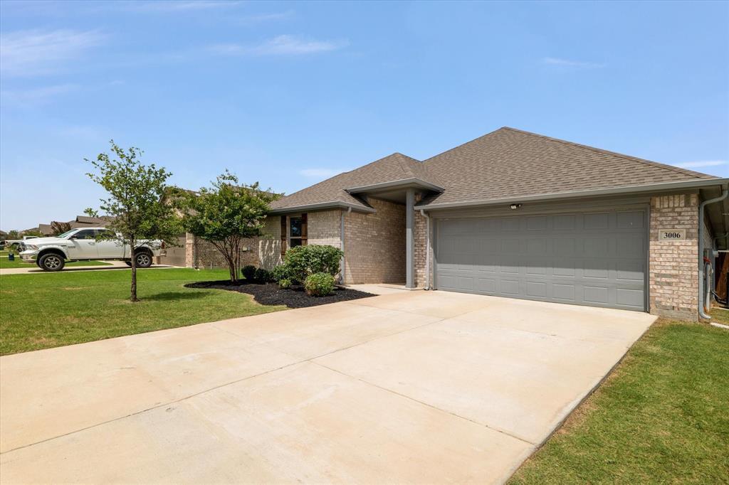 Building Photo - 3006 Cliffview Dr