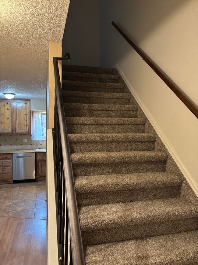 Building Photo - Move in ready unit for rent on Willow Bend!