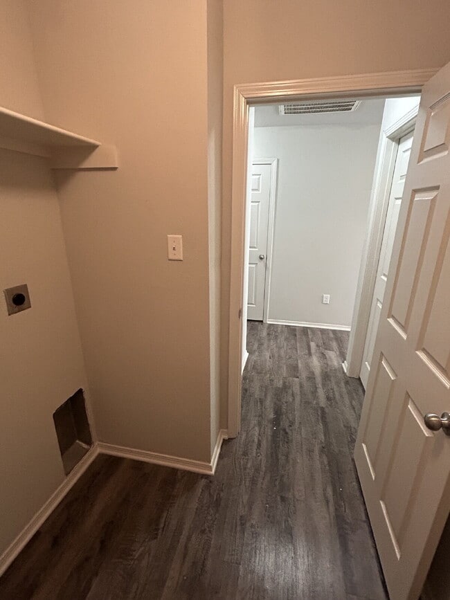 Building Photo - 2421 Judes Wy