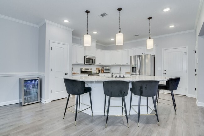 Building Photo - Haynes Station - 4 Bedroom 2.5 Bath