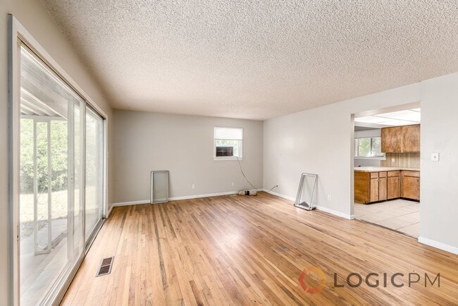 Building Photo - Gorgeous Home in Great Location!