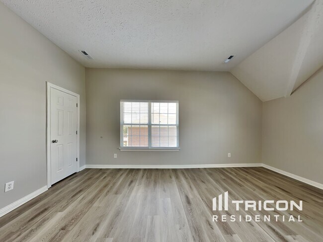 Building Photo - 147 Huntington Pl