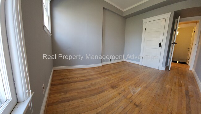 Building Photo - 4 Bedrooms, Endless Charm and Steps from D...