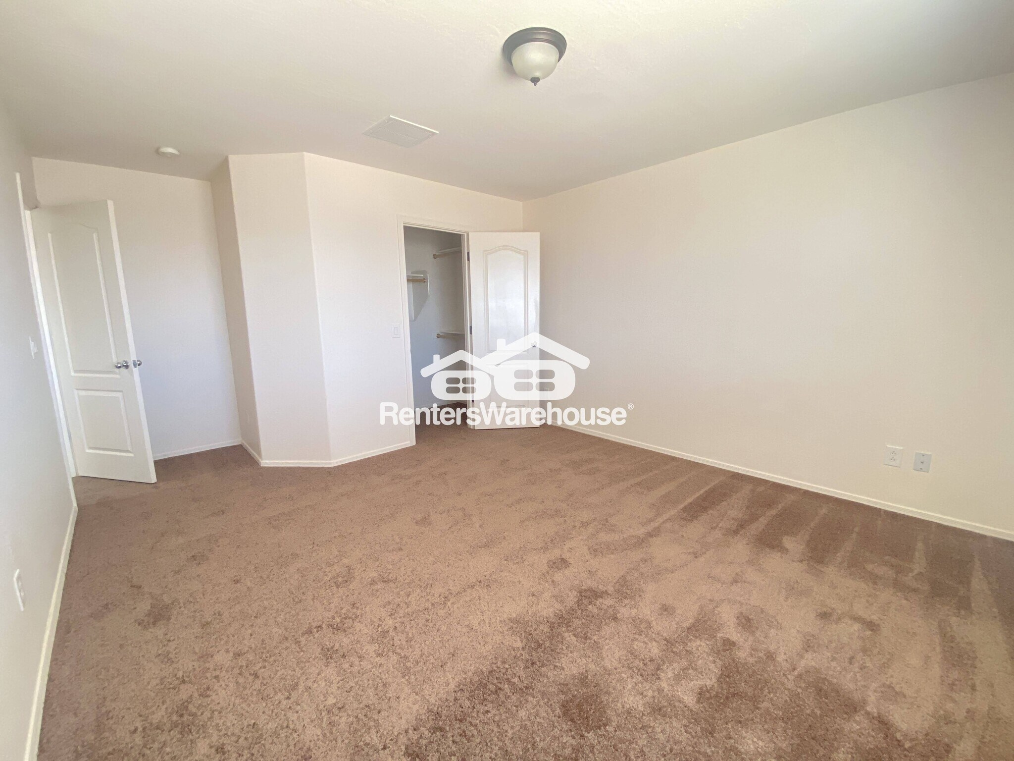 Building Photo - 2036 W Quick Draw Way