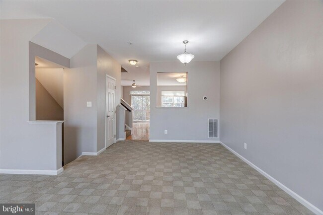 Building Photo - 5140 Donovan Dr