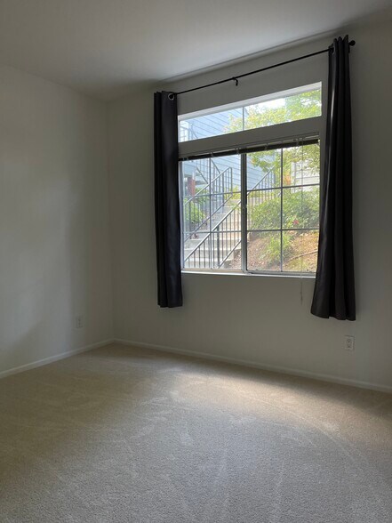 Building Photo - 8110 Mountain View Dr