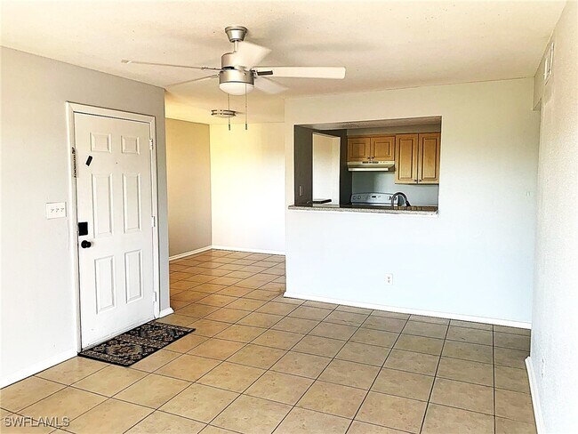 Building Photo - 2929 Winkler Ave