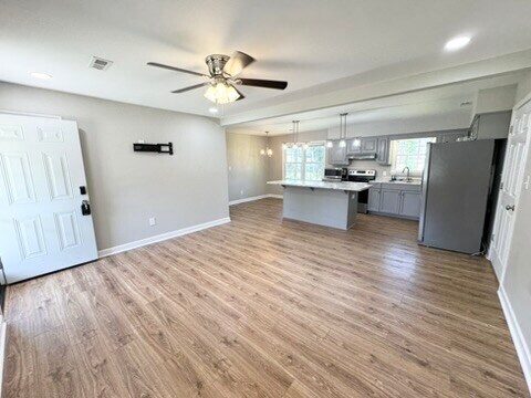 Building Photo - 105 Fort Dr