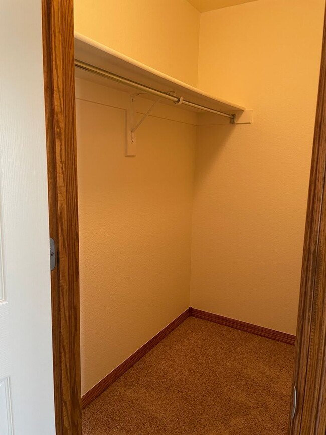 Building Photo - 3545 Big Ben Dr