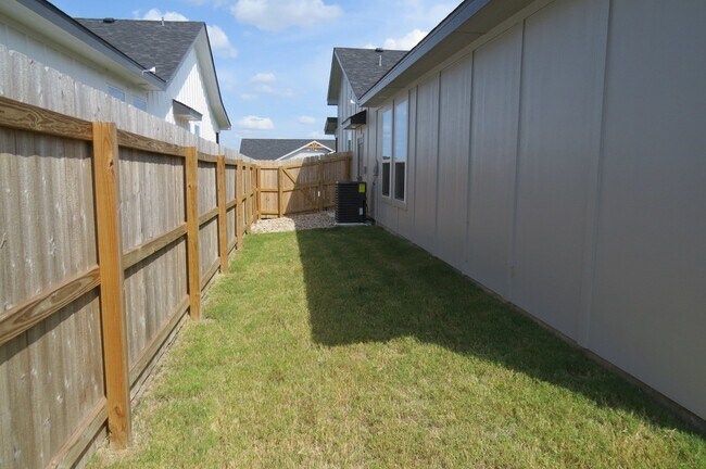 Building Photo - 206 Riptide Rd