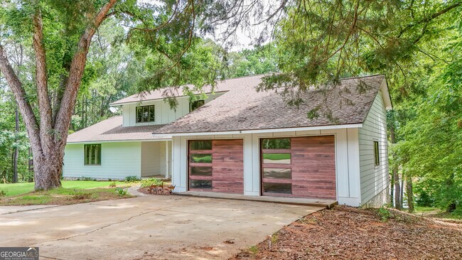 Building Photo - 212 Southland Dr