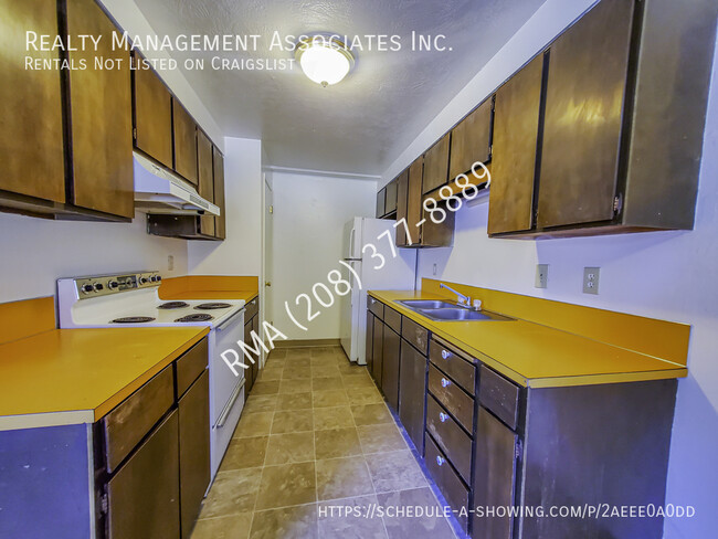Building Photo - 657 White Cloud Dr