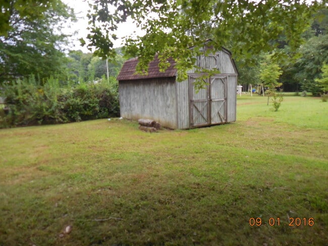 Building Photo - 3 Bedroom 2 Bath Home For Rent in Sango Area!