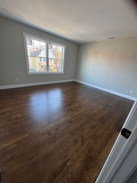 Building Photo - 279 Harriet St