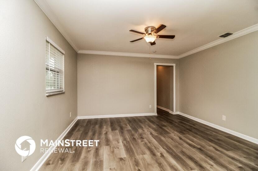 Building Photo - 701 Palm Springs Dr