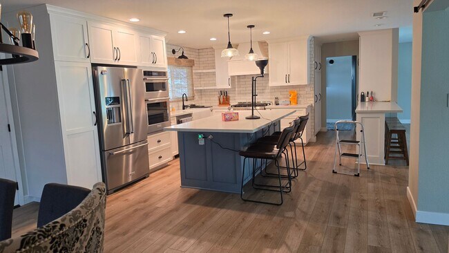 Building Photo - 3 Bedroom House in Yorba Linda