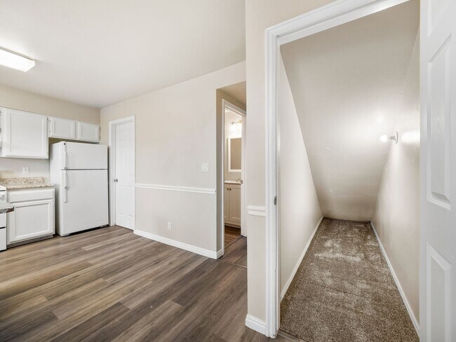 Building Photo - Cam-715 E 950 S Provo, UT 84606