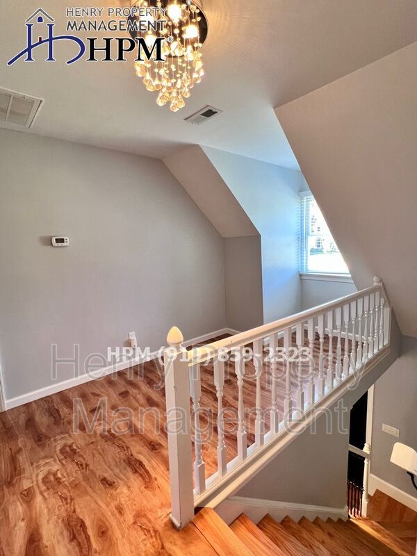 Building Photo - 4301 Ellinwood Dr