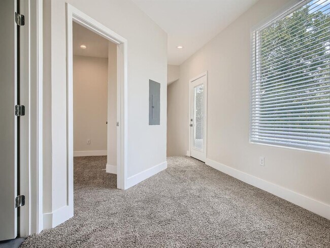 Building Photo - 6919 Bethune Ave