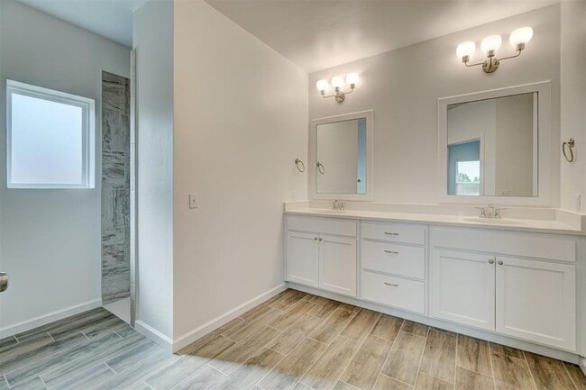 Building Photo - 528 NW 175th St