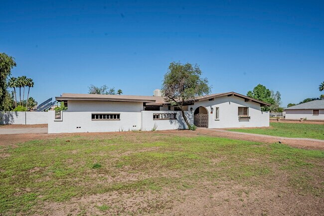 Building Photo - 834 N Constellation Way