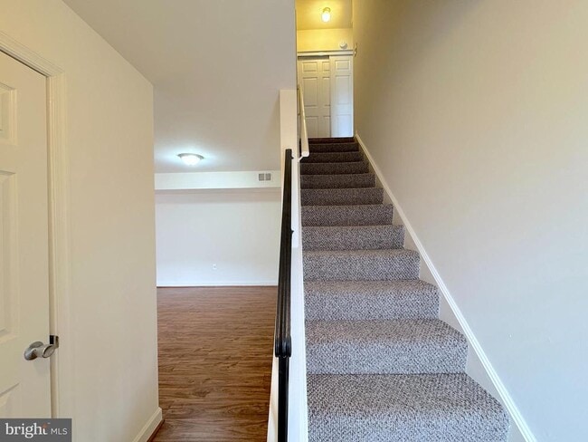 Building Photo - 4643 Logsdon Dr