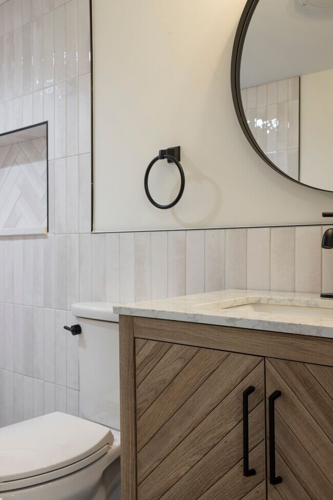 Building Photo - Your Next Home Awaits – Spacious & Beautiful Apartment in North Philadelphia!