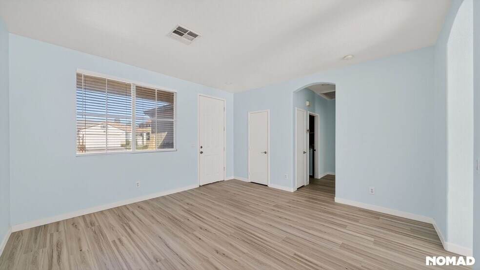 Building Photo - 1903 Giant Pine Ave