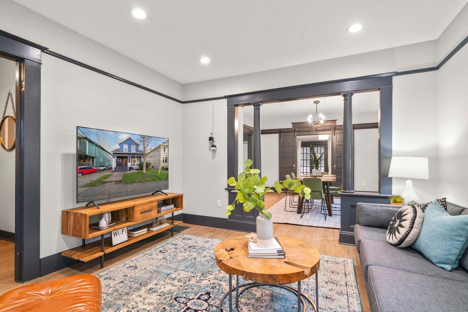 Building Photo - 3820 SE Belmont St