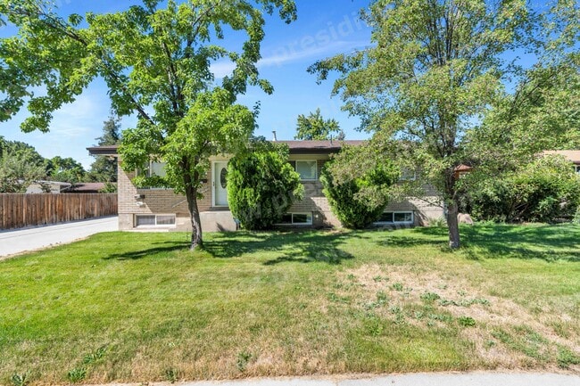 Primary Photo - 1149 N 800 W St