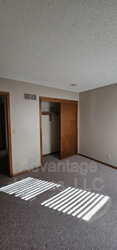 Building Photo - 11905 W 117th Terrace