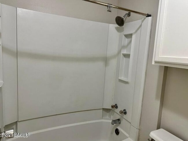 Building Photo - 200 Lodge Dr