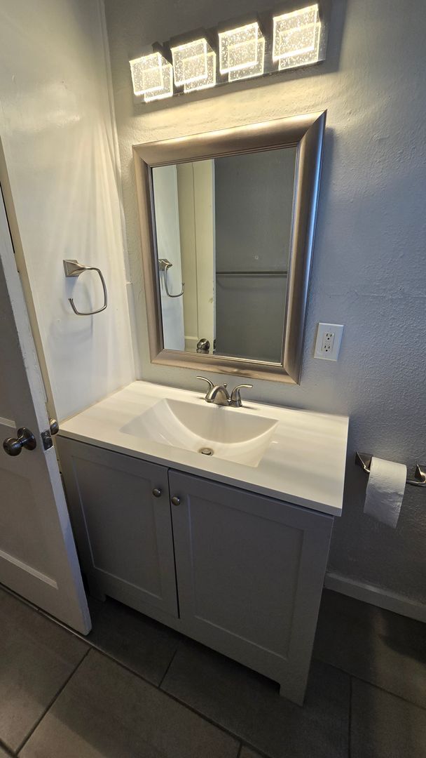 Building Photo - 237 Senisa Dr