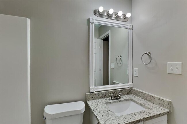 Building Photo - 323 Sumer Ln N