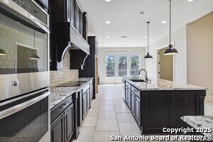 Building Photo - 944 Wilderness Oaks