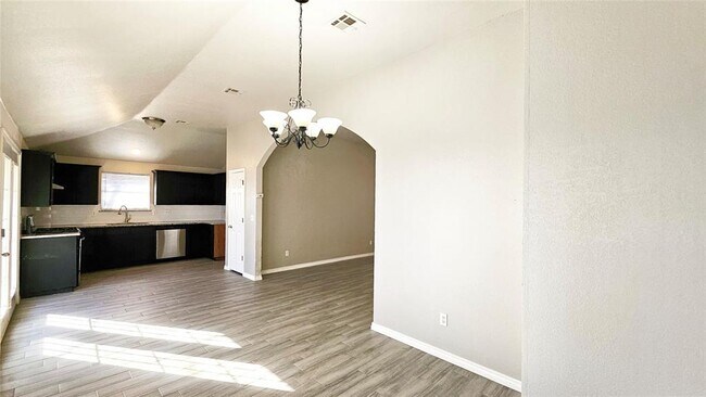 Building Photo - 2137 Harbor Dr