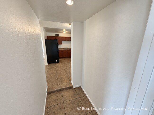 Building Photo - 4528 W Palm Ln