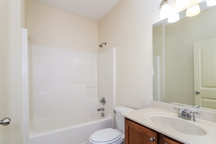 Building Photo - 229 Highland Village Ln