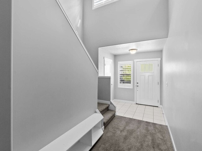 Building Photo - Stunning Bluffdale Home