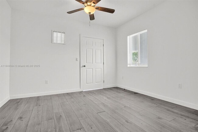 Building Photo - 600 NW 25th Ct