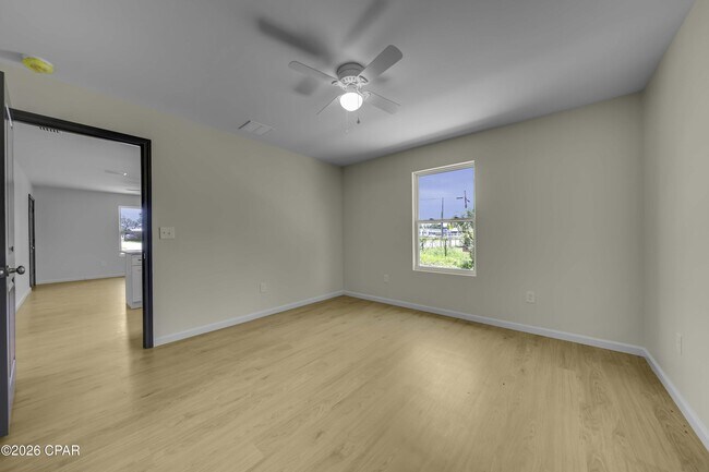 Building Photo - 122 N East Ave
