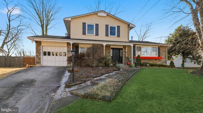 Building Photo - 1703 Tioga Rd