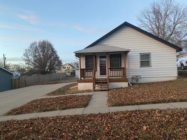 Building Photo - 510 Cedar St