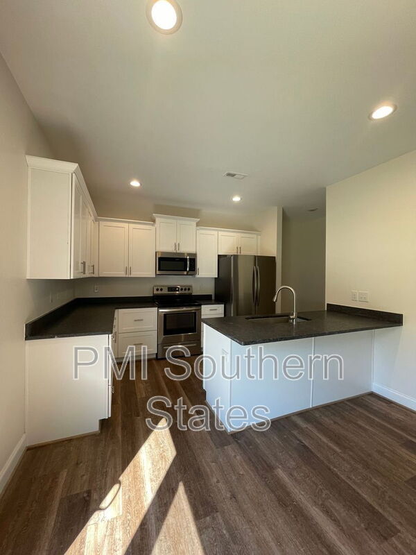 Building Photo - 201 Clarus Crk Wy