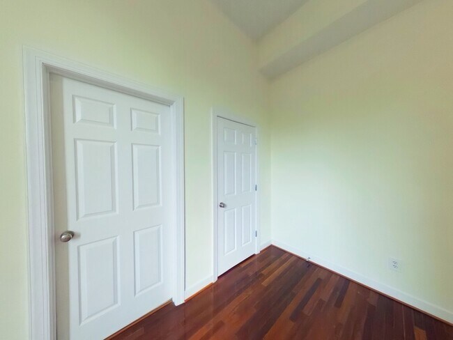 Primary Photo - 123 E Broad St